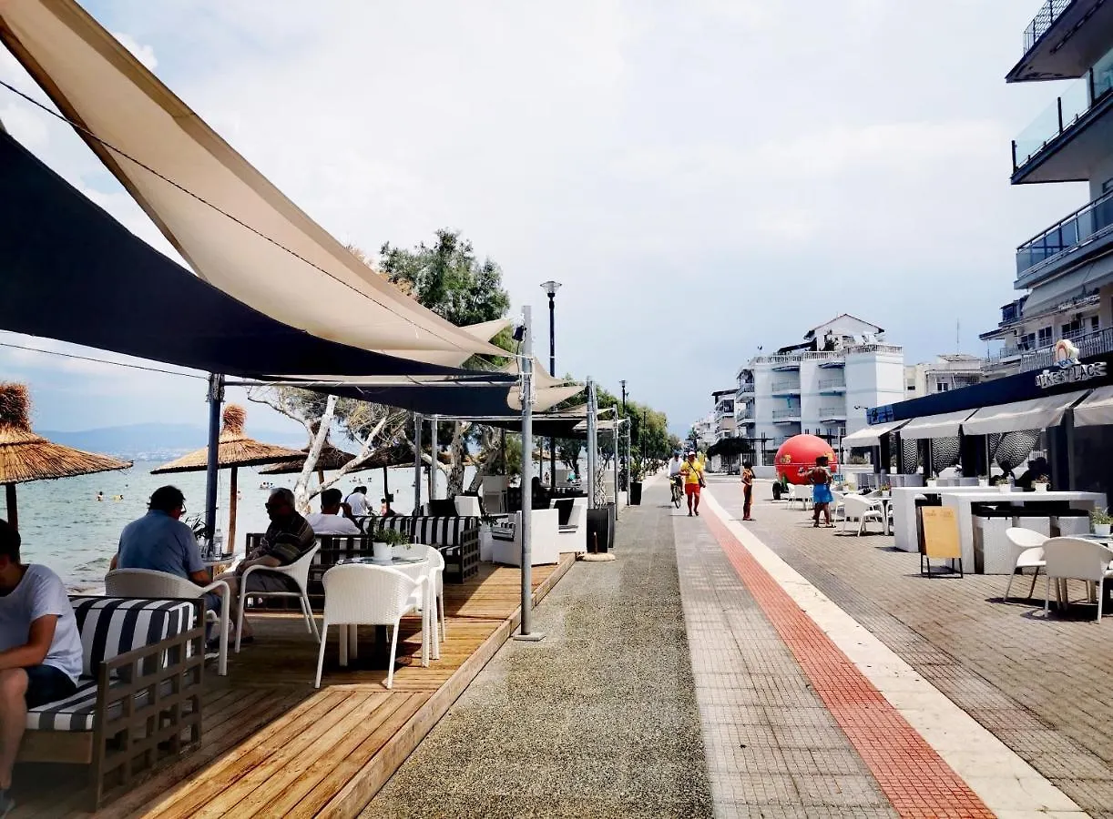 3 Room Apartment By The Beach - Free Parking Peraia