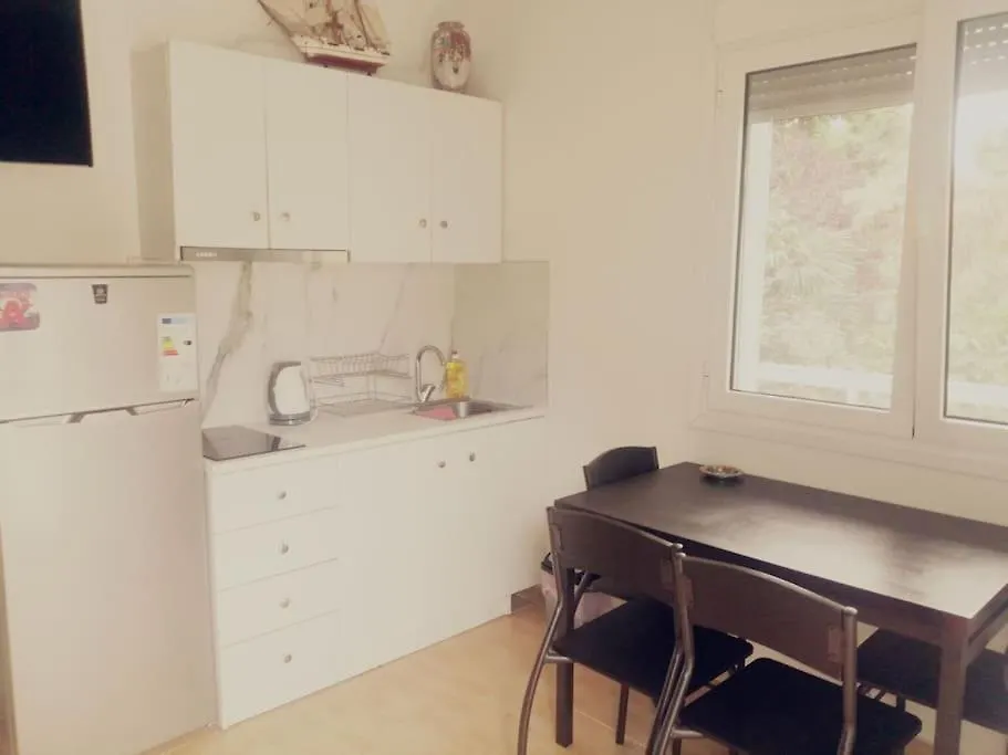 3 Room Apartment By The Beach - Free Parking Peraia   Peraia (Thessaloniki)